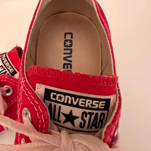 CONVERSE CLASSIC RED CANVAS SNEAKERS W/WHITE RUBBER SOLES AND TOE CAPS. UNISEX - Picture 8 of 10